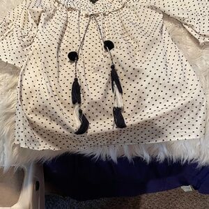 Melissa Paige cute top.